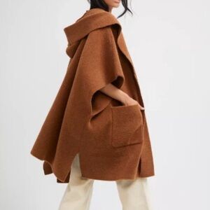 PRICE DROP❗️Free People Hooded Cape Read Description as it would fit many sizes.
